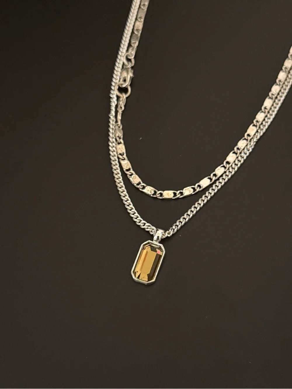 Silver‎ Tone Chains Necklace with Amber Glass Pendant (B1)
